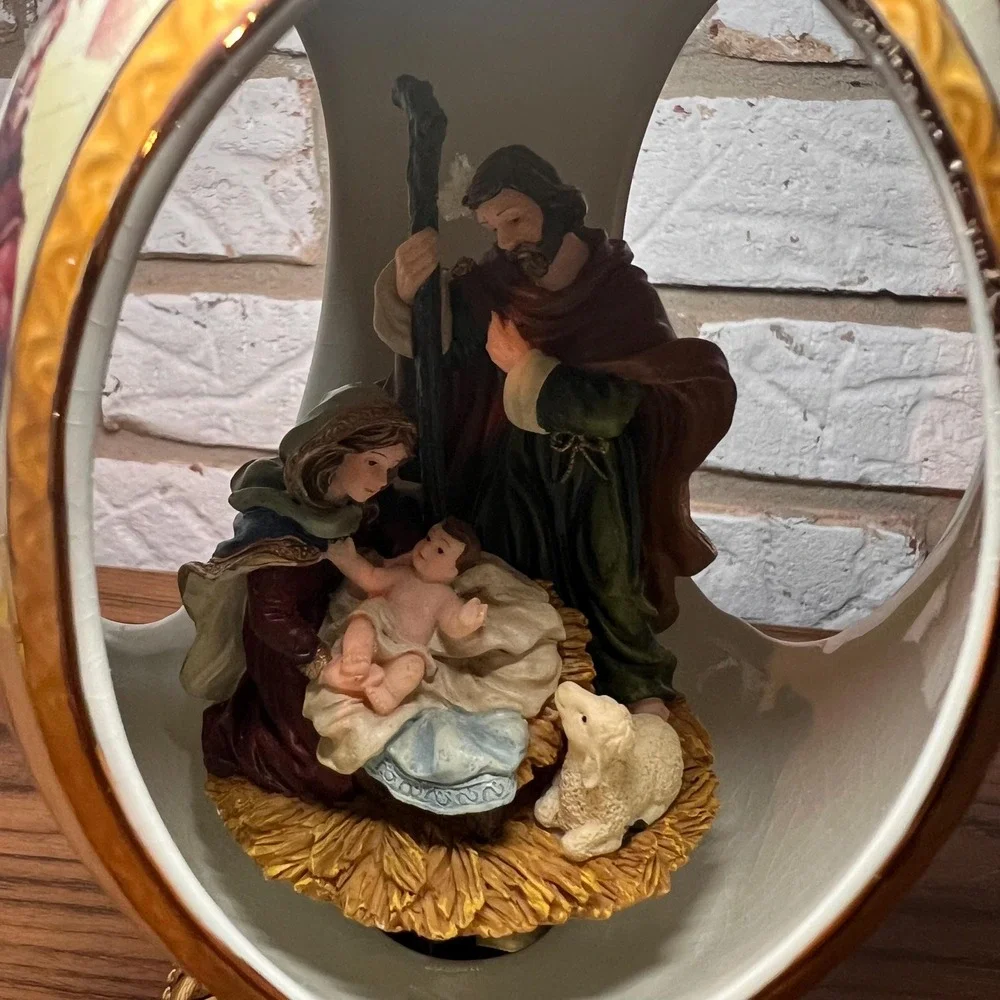 VTG 2003 Musical Nativity Egg Rotating Holy Family Christmas Away in a Manger